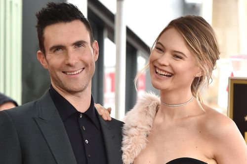 Vợ chồng Adam Levine bán cơ ngơi 57,5 triệu USD