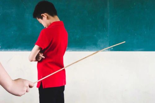 8 điều cha mẹ không nên chia sẻ lên mạng xã hội
