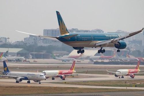 Sân bay Tân Sơn Nhất tạm dừng khai thác đường băng 25L