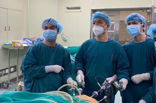 Nội soi điều trị ung thư đại trực tràng qua lỗ tự nhiên