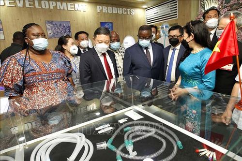Tổng thống CH Sierra Leone đánh giá cao mô hình Khu Công nghệ cao TP Hồ Chí Minh