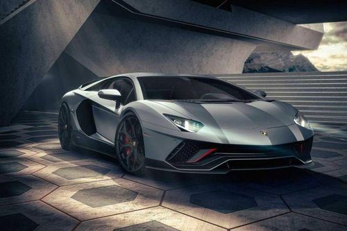 Lamborghini tái sản xuất 15 siêu xe bị cháy trên biển để bồi hoàn cho khách