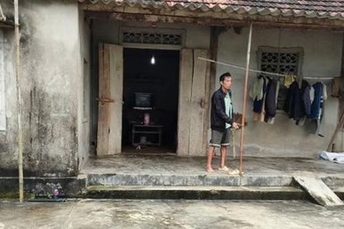 Nghệ An: Đâm chết bạn nhậu tại nhà rồi ngủ gục luôn tại bàn nhậu?
