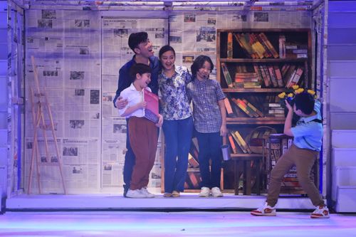Căn phòng 6m2 của Lưu Quang Vũ-Xuân Quỳnh được tái hiện trên sân khấu nhạc kịch 'Sóng'