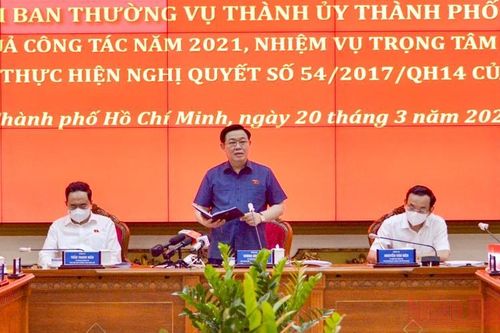 Chung sức, đồng lòng vượt khó khăn, giữ đà phát triển trên nhiều lĩnh vực