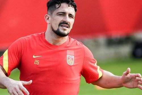 Ngôi sao nhập tịch ám chỉ không trở lại đội tuyển quốc gia Trung Quốc