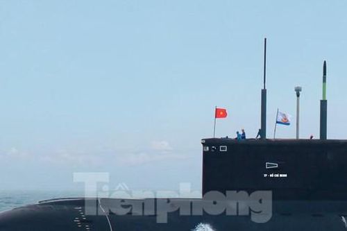 Những hình ảnh 'độc' về tàu ngầm 183-TPHCM