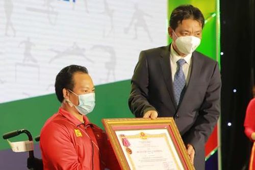 Quang Hải, Huy Hoàng vắng mặt trong lễ vinh danh thể thao Việt Nam