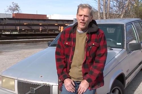 Volvo tặng xe mới cho người đàn ông trung thành với chiếc ô tô cũ 31 năm