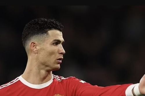 Ronaldo sẽ ở lại MU dù có vé dự Champions League hay không