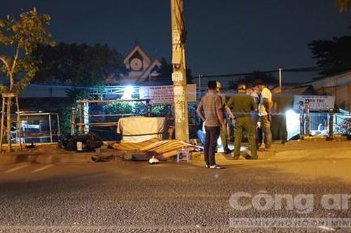 Xe máy tông cột điện, 2 thanh niên chết thảm lúc rạng sáng ở Thủ Đức