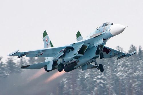 Tiêm kích Su-27 vẫn là 'quái vật bầu trời' sau 40 năm