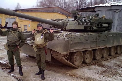 'Độc bản' xe tăng T-80UM2 của Nga bị bắn cháy tại Ukraine?