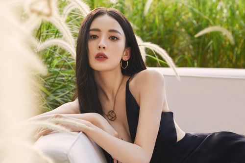 Cổ Lực Na Trát và Đàm Tùng Vận cạnh tranh Nữ thần Kim Ưng