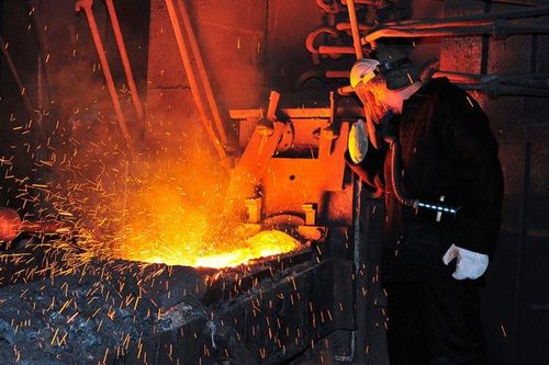 Giá nickel rơi tự do