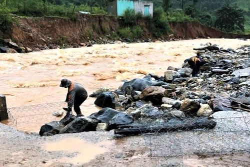 Đi làm rẫy, 2 vợ chồng bị sét đánh tử vong