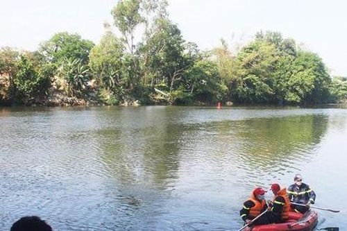 Nam thanh niên nhảy cầu tự tử nghi do nợ nần