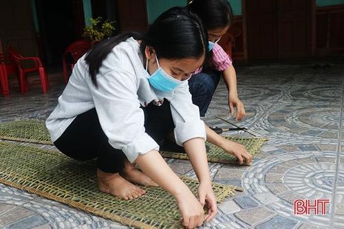 Lao động vùng nông thôn Thạch Hà nỗ lực tìm kiếm việc làm tại địa phương