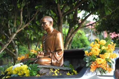 Lễ cung nghinh và an vị tôn tượng Đức Tôn Sư Thiện Phước bằng đồng tím tại chùa Long Phước Thọ