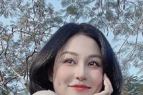 Ngỡ ngàng nhan sắc ngoài đời của diễn viên Phương trong 'Lối về miền hoa'