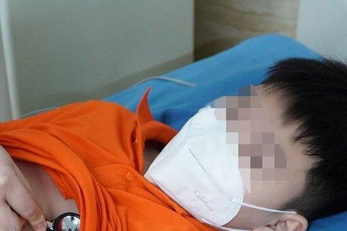 Bé trai nhập viện cấp cứu sau khi ngậm 1 viên thuốc chữa ho