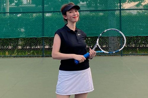 Tránh xa môn thể thao golf quý tộc, vợ chồng Thu Trang rủ nhau chơi tennis