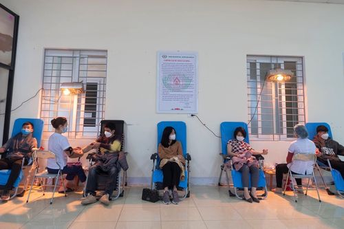 Thanh niên Phật tử chùa Viên Quang hiến máu nhân đạo