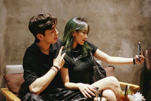 Giới trẻ Hà Nội thoải mái đi ăn, ngồi cà phê xuyên đêm