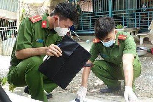 Xe tải chạy lùi tông cụ bà tử vong ở TP Thủ Đức