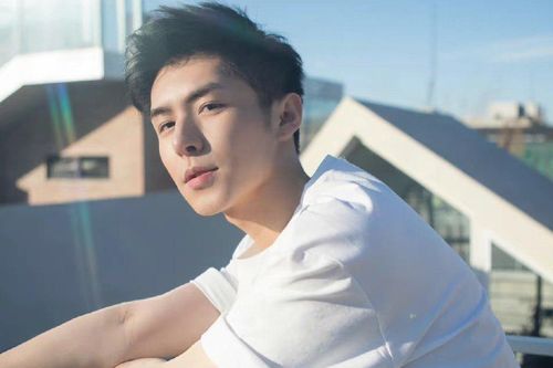 Nam diễn viên 'Hương mật tựa khói sương' thẩm mỹ toàn bộ gương mặt