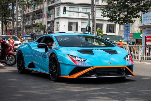 Cận cảnh Lamborghini Huracan STO đầu tiên tại Việt Nam