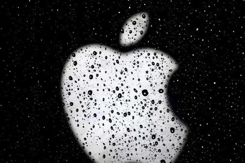 Mạng dịch vụ Apple sập, nhân viên phải lấy giấy bút viết hóa đơn