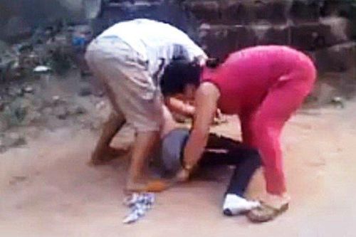 Bị đánh gãy chân khi nói chuyện với vợ người khác