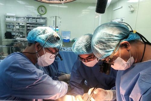 Thực hiện phẫu thuật Bentall qua đường xâm lấn tối thiểu lần đầu tiên tại Việt Nam