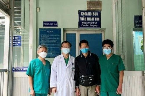 Lần đầu tiên tại Việt Nam thực hiện phẫu thuật xâm lấn tối thiểu