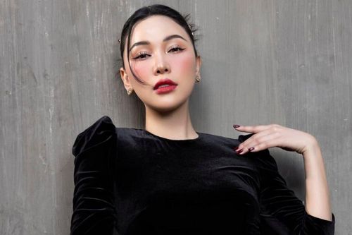Giữa ồn ào nữ ca sĩ GenZ giật chồng, Quỳnh Thư ẩn ý 'muốn là người giỏi nhất phải là người ngu nhất'