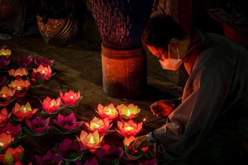 Chùa Pháp Võ thắp nến, lạy ngũ bách danh tưởng niệm ngày vía Bồ-tát Quán Thế Âm