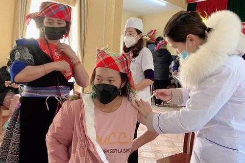 Tỷ lệ phủ vaccine cao, TP. Yên Bái mở lại nhiều hoạt động