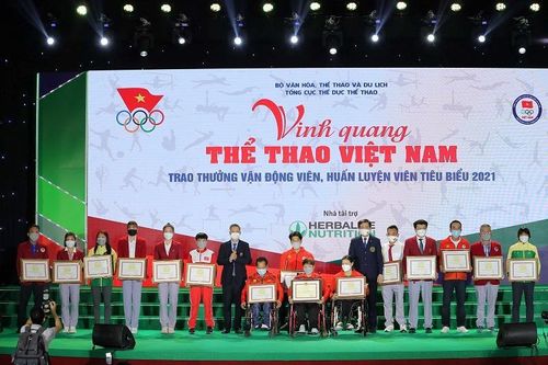 Tôn vinh 15 vận động viên và 8 huấn luyện viên tiêu biểu tại 'Vinh quang Thể thao Việt Nam 2022'