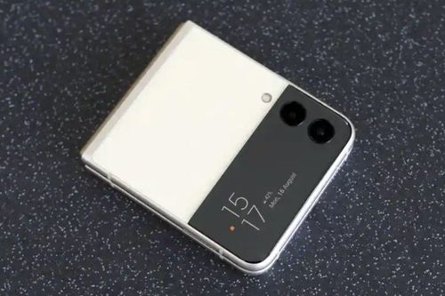 Galaxy Z Flip3 là smartphone gập bán chạy nhất 2021