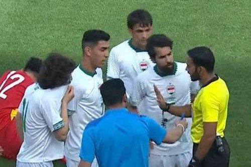 Trọng tài đổi ý, không rút thẻ đỏ cho cầu thủ Iraq chơi xấu Tuấn Tài