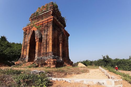 Phản hồi việc tu bổ, tôn tạo di tích quốc gia tháp Bánh Ít (Bình Định): 'Trân trọng cảm ơn báo đài' nhưng lại tìm người cung cấp thông tin