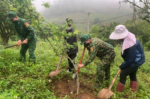 Hướng về biên giới bằng nhiệt huyết tuổi trẻ