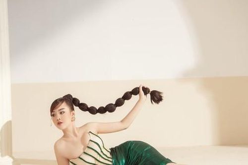 Chuyện chưa kể về trùm ma túy trong 'Bão ngầm' có vòng eo bé nhất showbiz Việt
