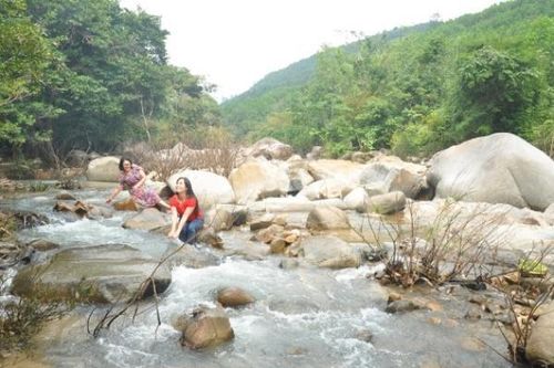 Suối Gấm nên thơ
