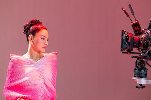 Vũ Thu Phương làm phim thời trang khoe hình ảnh 'lột xác' ngoạn mục