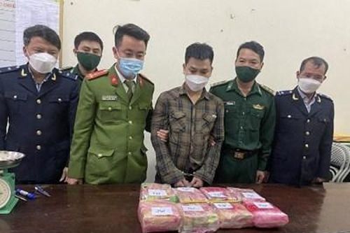 VKSND tỉnh Hà Tĩnh phê chuẩn khởi tố đối tượng vận chuyển 8 kg ma túy đá