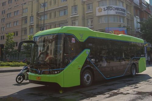 Bị quấy rối tình dục trên xe buýt, cần gọi số điện thoại nào?