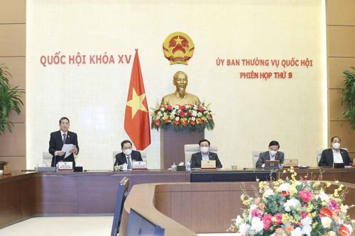 Thông qua nghị quyết giảm thuế bảo vệ môi trường đối với xăng dầu
