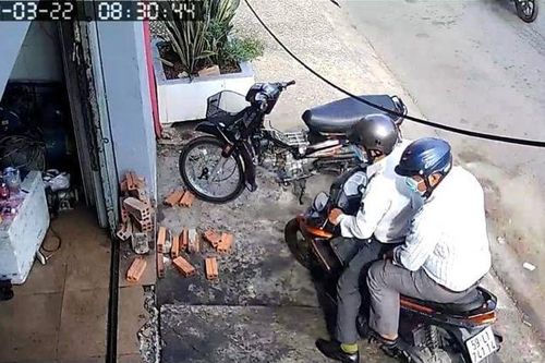 Giả danh công an phường 'lừa' người dân mua vé ca nhạc ủng hộ trẻ em khuyết tật